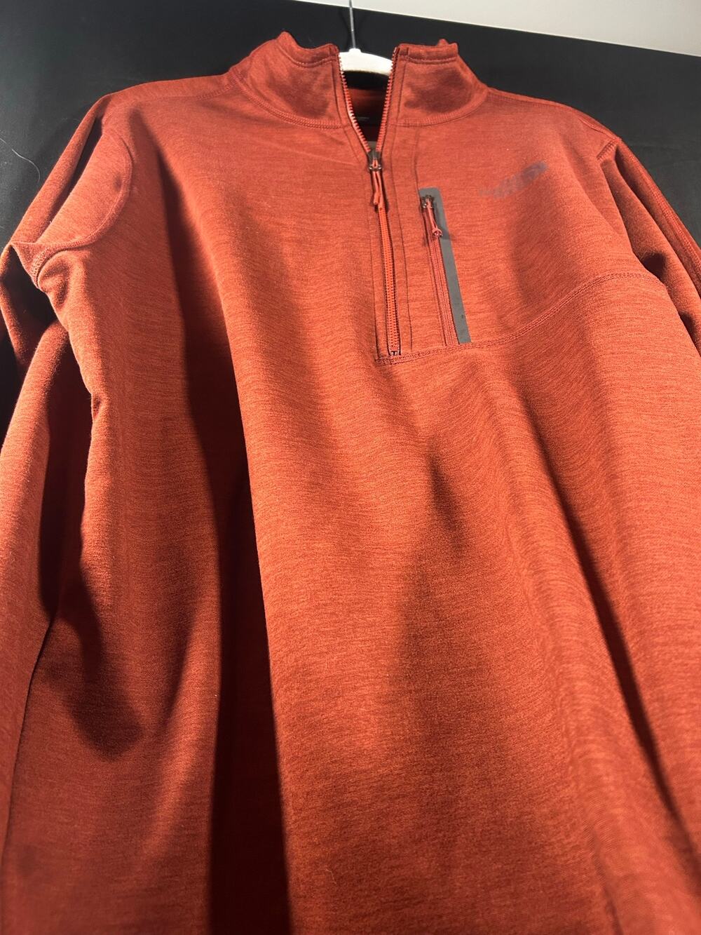 The North Face Mens XL Rust Orange Fleece Half Zip Pullover Chest Pocket